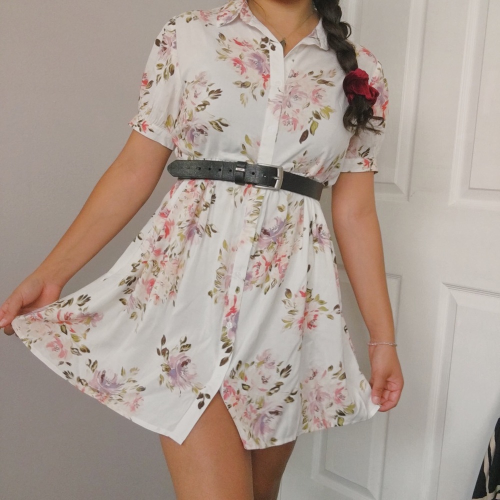 LUMIÈRE Floral White Babydoll Dress